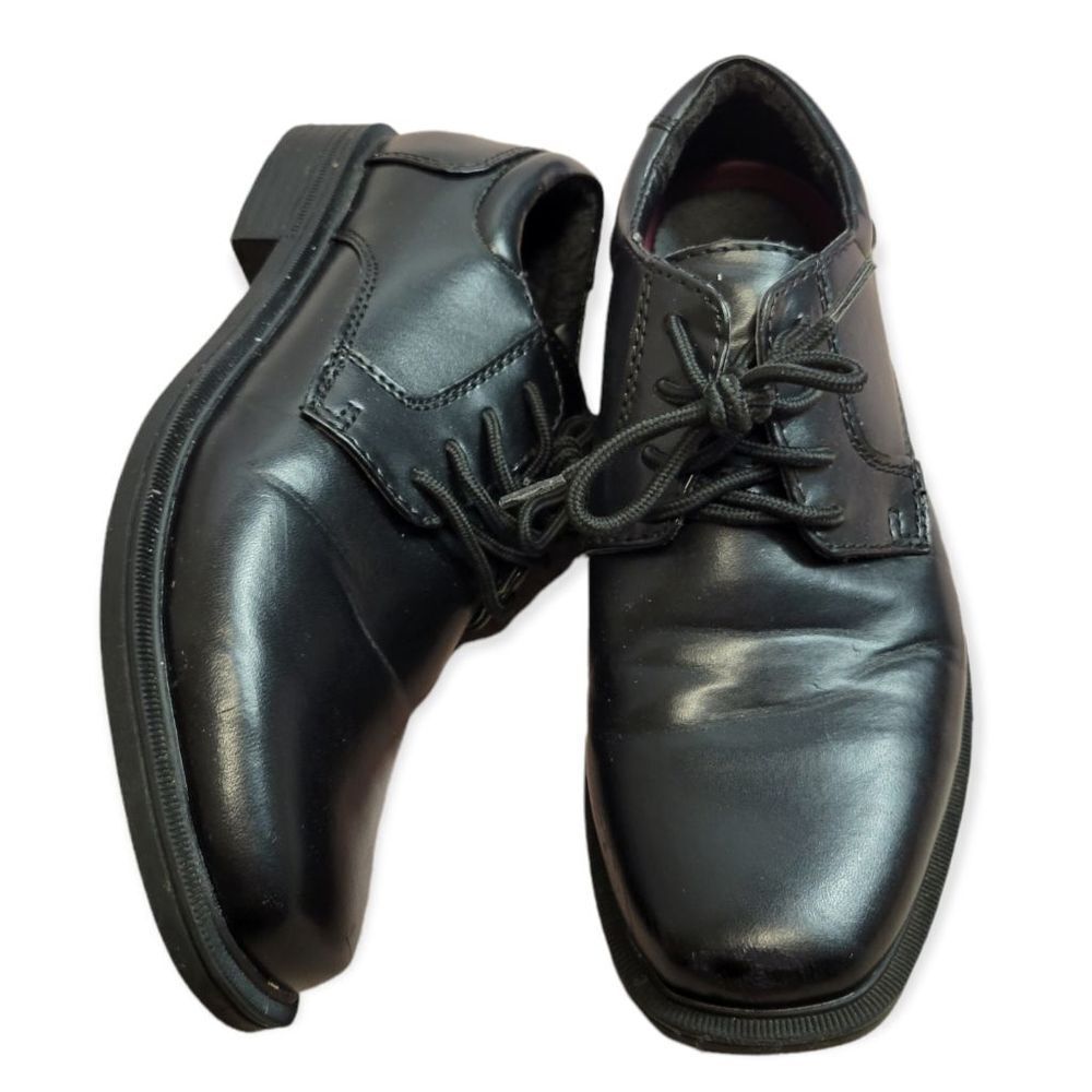 Madison Avenue black dress shoes 3 1/2